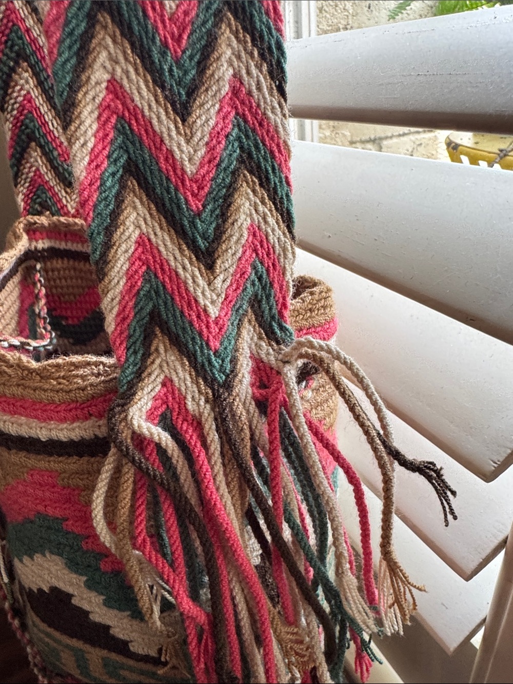 Handwoven Wayuu (Colombian)Multicolor Chevron Crossbody Bag - Picture 8 of 10